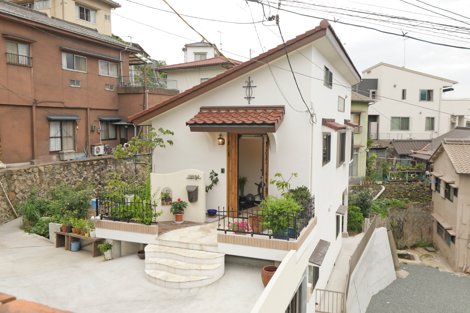 火災からの再生。港町、呉を望む高台の住まい。